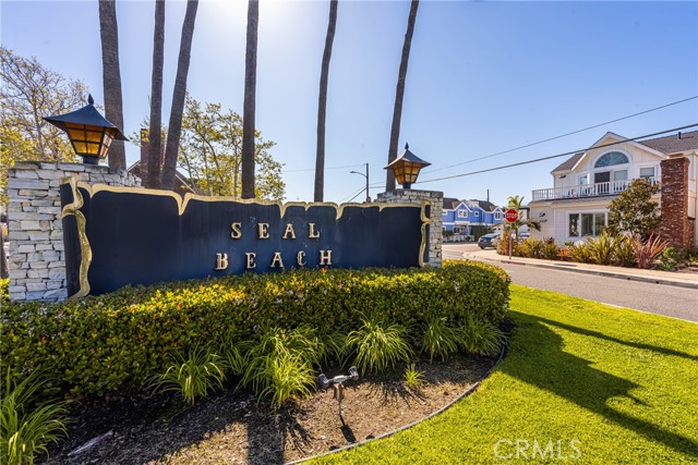 1207 Seal Way, Seal Beach CA: https://media.crmls.org/medias/eab32d4c-f043-42c5-a450-43ef5c2dea14.jpg