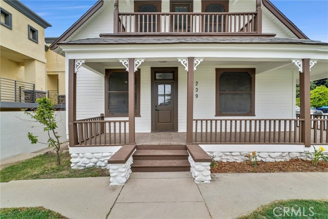 239 N San Antonio Avenue, Upland CA: https://media.crmls.org/medias/eab34ef9-8ed2-4b54-904e-4ad776da02a1.jpg