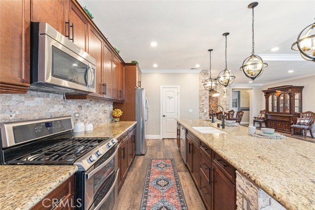 Detail Gallery Image 21 of 72 For 29316 Fenway, Lake Elsinore,  CA 92530 - 5 Beds | 4 Baths