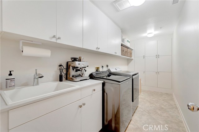 Detail Gallery Image 40 of 59 For 6251 Surfpoint Cir, Huntington Beach,  CA 92648 - 2 Beds | 2/1 Baths