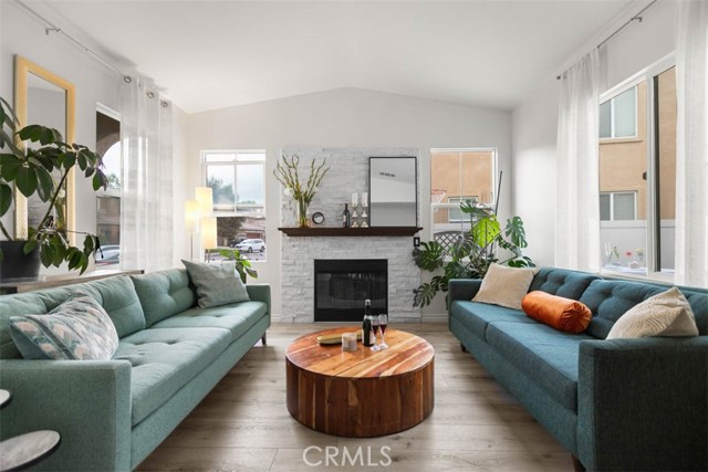 Front Image Thumbnail for CRCV26087856