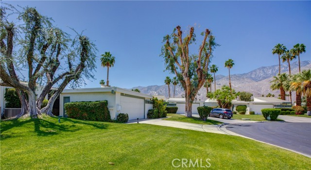 Detail Gallery Image 2 of 31 For 1911 Grand Bahama Dr, Palm Springs,  CA 92264 - 2 Beds | 2 Baths