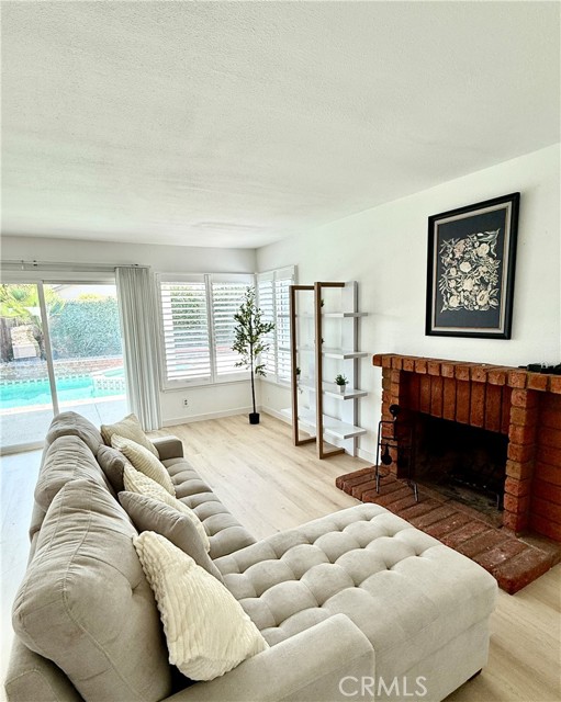 Detail Gallery Image 5 of 9 For 25676 Williamsburg Ct, Lake Forest,  CA 92630 - 4 Beds | 2/1 Baths
