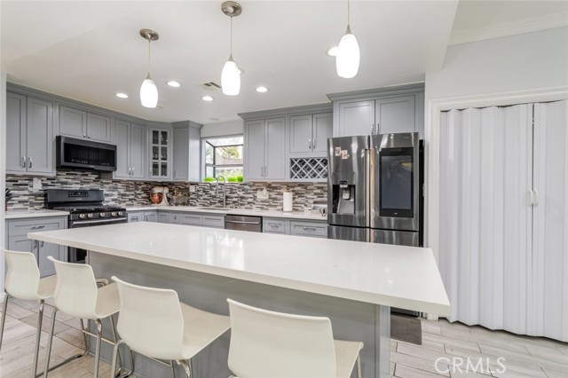 Detail Gallery Image 23 of 45 For 17242 Horace St, Granada Hills,  CA 91344 - 4 Beds | 4 Baths