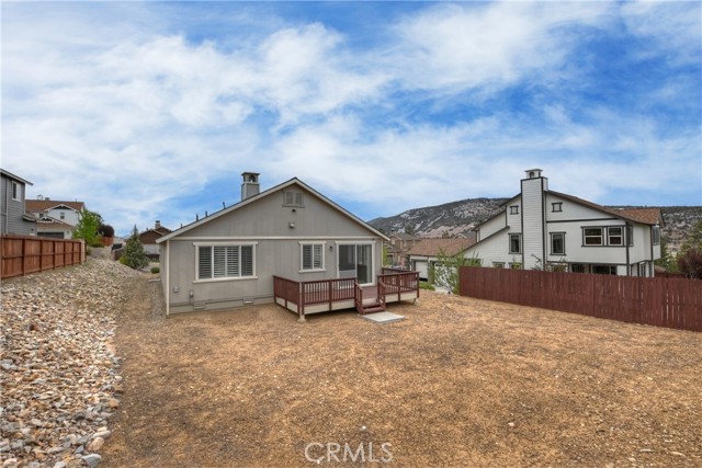 218 Crimson Circle, Big Bear City CA: https://media.crmls.org/medias/eab4698b-a5c2-47ea-97f3-c14527122cba.jpg