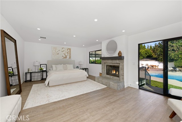 Detail Gallery Image 30 of 62 For 22901 Burbank Bld, Woodland Hills,  CA 91367 - 6 Beds | 4/1 Baths