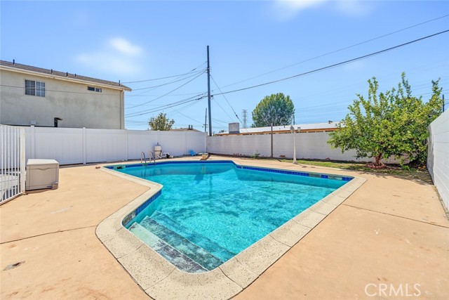 10989 Mascarell Avenue photo 27