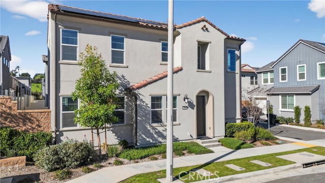 Detail Gallery Image 2 of 63 For 4044 Shada Ln, Corona,  CA 92883 - 4 Beds | 3 Baths