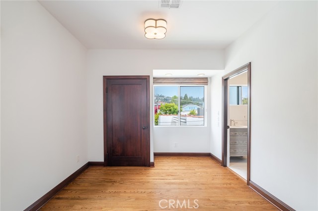 Detail Gallery Image 8 of 39 For 1949 N Catalina Street, –,  CA 90027 - 6 Beds | 5 Baths