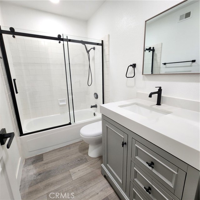 Detail Gallery Image 9 of 15 For 1033 S Dewcrest Dr, Anaheim,  CA 92808 - 2 Beds | 2 Baths