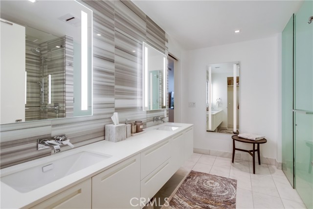 2855 5th Avenue, San Diego CA: https://media.crmls.org/medias/eab79364-7735-4c5e-99bb-e2518821affd.jpg