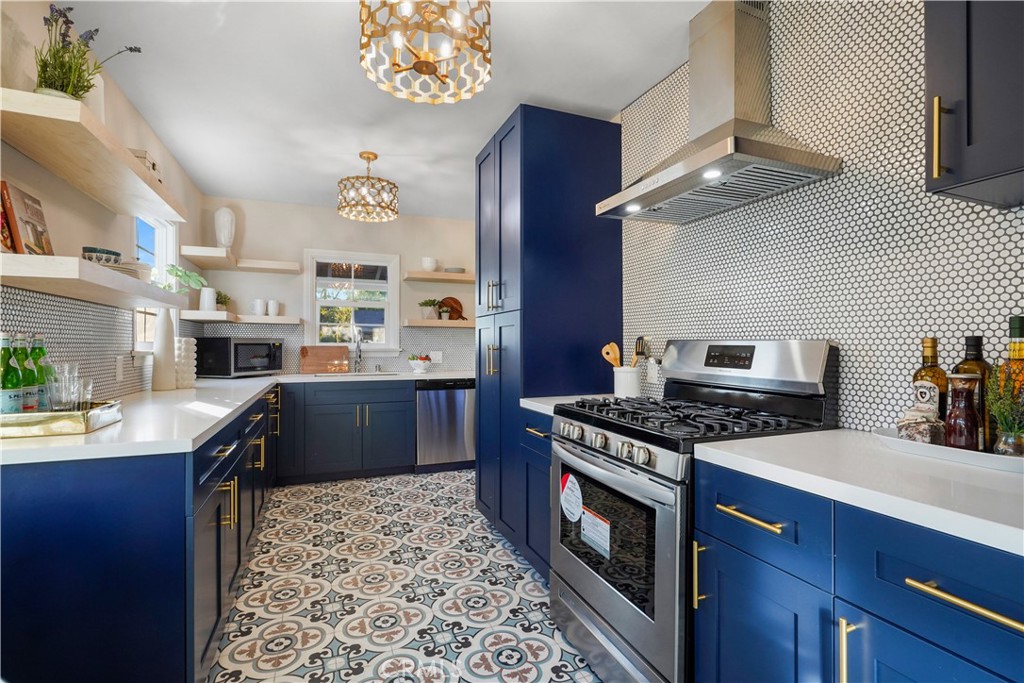 3908 Rose Avenue, Long Beach, CA 90807