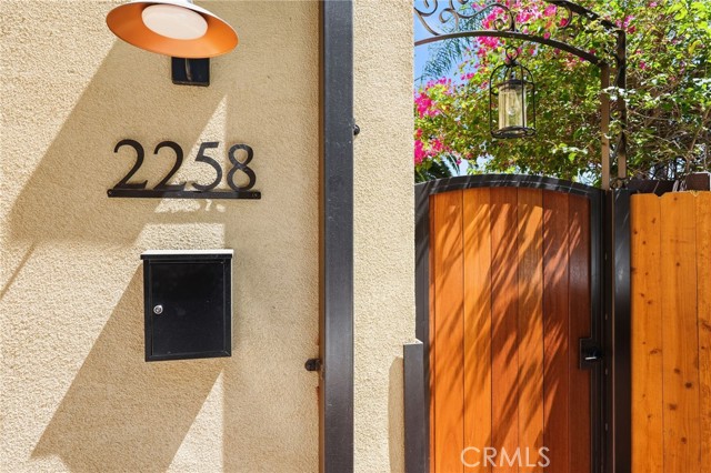 Detail Gallery Image 15 of 27 For 2258 Helios Dr, Los Angeles,  CA 90068 - 2 Beds | 1 Baths
