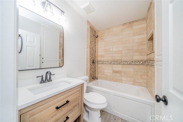 Detail Gallery Image 9 of 27 For 280 Green Oaks Dr, Riverside,  CA 92507 - 4 Beds | 2 Baths