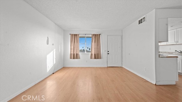 Detail Gallery Image 9 of 33 For 3451 Rainbow, Highland,  CA 92346 - 2 Beds | 1 Baths