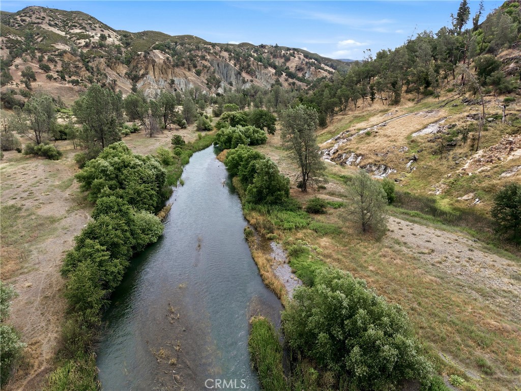 https://media.crmls.org/medias/eaba303e-27a3-4086-beaf-a130b71cb527.jpg?preset=X-Large