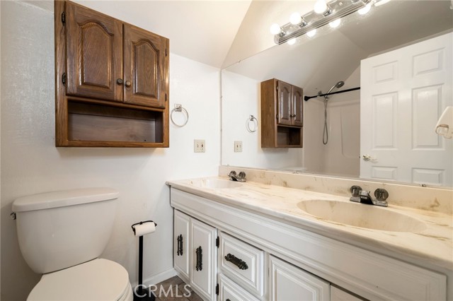 5048 Big Bend Road, Oroville CA: https://media.crmls.org/medias/eaba35dd-1a07-4691-b6c9-bf1da73c6d95.jpg