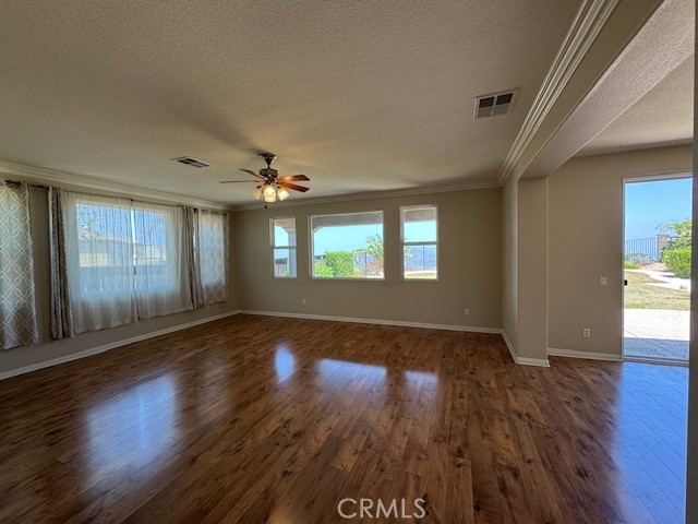 Detail Gallery Image 11 of 53 For 16034 Skyridge Dr, Riverside,  CA 92509 - 4 Beds | 4 Baths