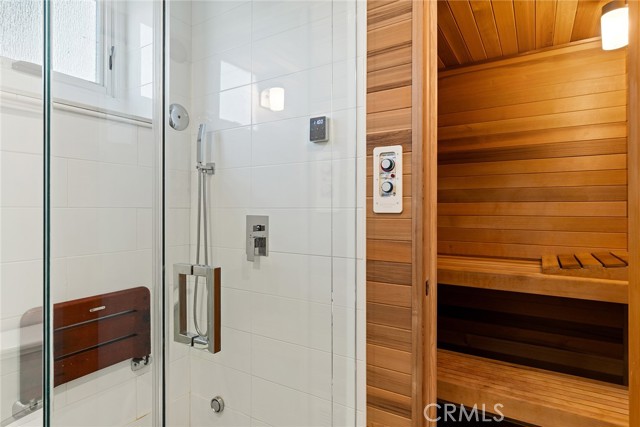 3202 E Chevy Chase, Glendale CA: https://media.crmls.org/medias/eabc90f3-33be-4bab-8ba4-706a36925599.jpg