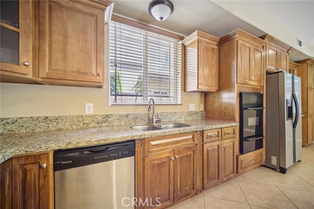 6958 Amigo Avenue, Reseda CA: https://media.crmls.org/medias/eabd3cf9-6de3-4d10-84bf-202fbb45d2b8.jpg