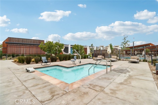 Detail Gallery Image 31 of 36 For 27230 Red Willow Ct, Valencia,  CA 91381 - 3 Beds | 2/1 Baths