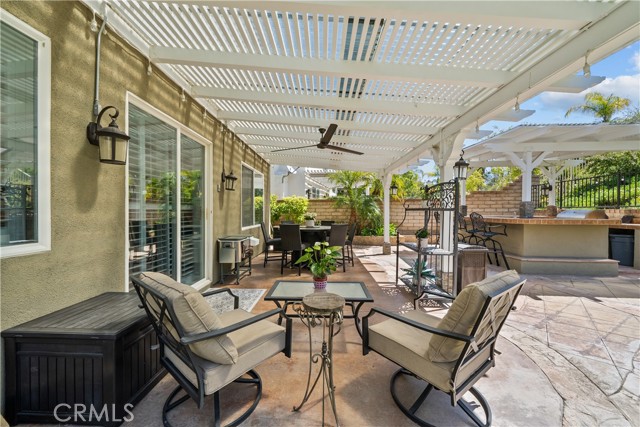 28456 Calex Drive, Valencia CA: https://media.crmls.org/medias/eabf9cff-3776-49d0-8fe2-77c89e960b28.jpg