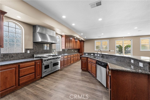 43309 45th W Street, Lancaster CA: https://media.crmls.org/medias/eac0cd6b-27d0-4575-bbce-69b500f7e4b1.jpg