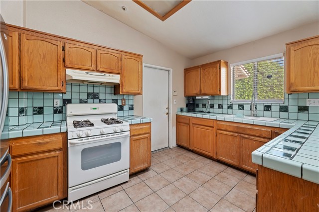 Detail Gallery Image 10 of 25 For 12300 Pomelo Dr, Desert Hot Springs,  CA 92240 - 3 Beds | 2 Baths