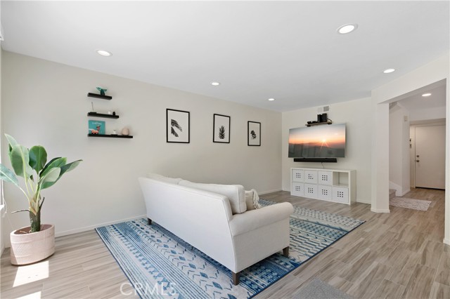 Detail Gallery Image 12 of 33 For 24672 Calle Largo, Calabasas,  CA 91302 - 3 Beds | 3 Baths