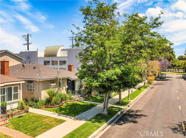 259 Ravenna Drive, Long Beach CA: https://media.crmls.org/medias/eac36f61-ea44-4798-8f31-42a1983b1005.jpg