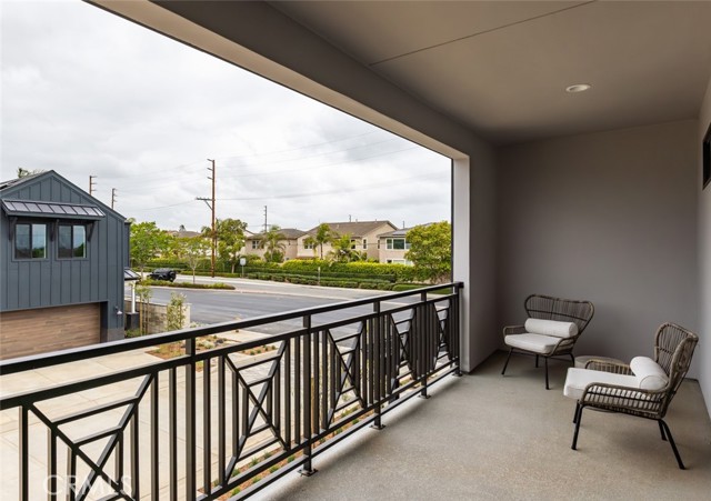 Detail Gallery Image 12 of 17 For 18012 Hazel Ct, Fountain Valley,  CA 92708 - 3 Beds | 3/1 Baths