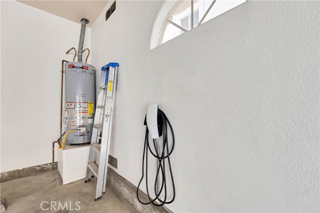 Detail Gallery Image 32 of 38 For 19017 Gault St #103,  Reseda,  CA 91335 - 3 Beds | 3 Baths