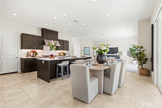 Detail Gallery Image 14 of 42 For 161 Walworth, Lake Forest,  CA 92630 - 5 Beds | 5 Baths