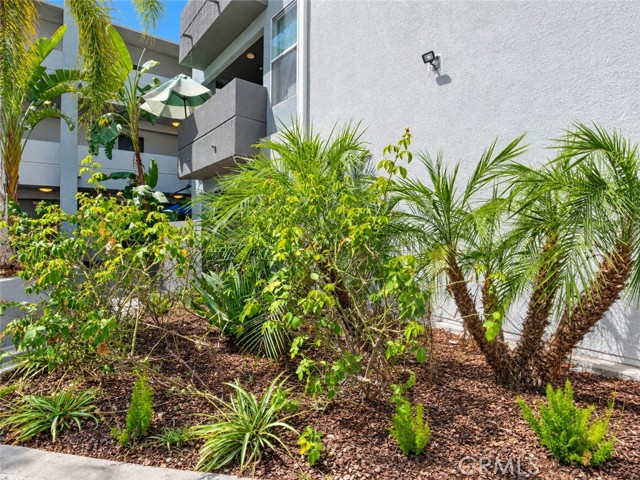 11657 Oxnard Street, 109 photo 25