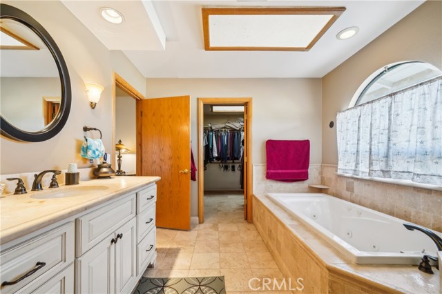 13319 Waco Ln, Apple Valley CA: https://media.crmls.org/medias/eac6fe94-893f-4092-b794-b0e5f187e0d8.jpg