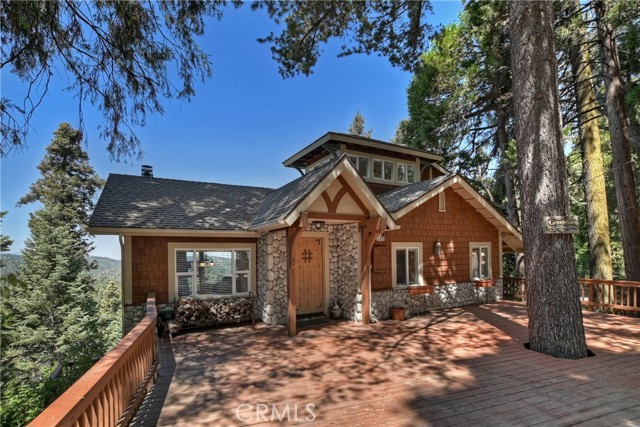 Detail Gallery Image 3 of 67 For 712 Buckingham Square, Lake Arrowhead,  CA 92352 - 4 Beds | 3 Baths