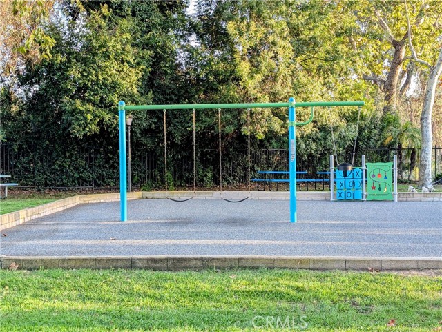 26253 Via Roble, Mission Viejo CA: https://media.crmls.org/medias/eac8696a-9d5d-48f5-bb66-a0f3421b69d1.jpg