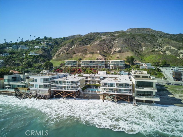 Detail Gallery Image 2 of 20 For 22626 Pacific Coast Highway #19,  Malibu,  CA 90265 - 2 Beds | 2 Baths