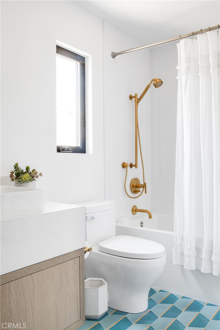 MLS #OC25140282 img 35