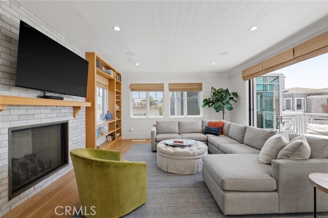 Detail Gallery Image 7 of 54 For 443 23rd Pl, Manhattan Beach,  CA 90266 - 3 Beds | 3/1 Baths