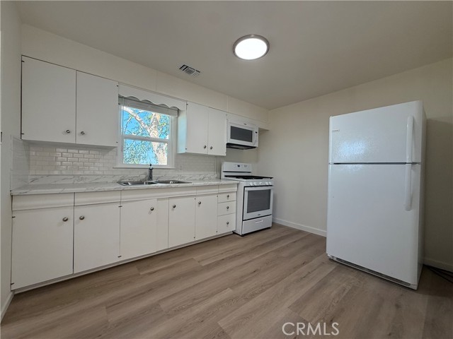 Detail Gallery Image 11 of 24 For 126 E Sunset, Redlands,  CA 92399 - 2 Beds | 1/1 Baths