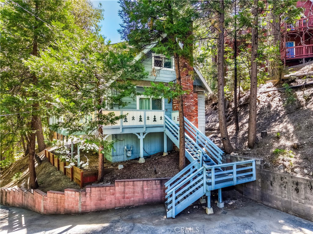 https://media.crmls.org/medias/eacb2481-4ab2-49ce-8d8d-7d1813c3ed79.jpg?preset=X-Large