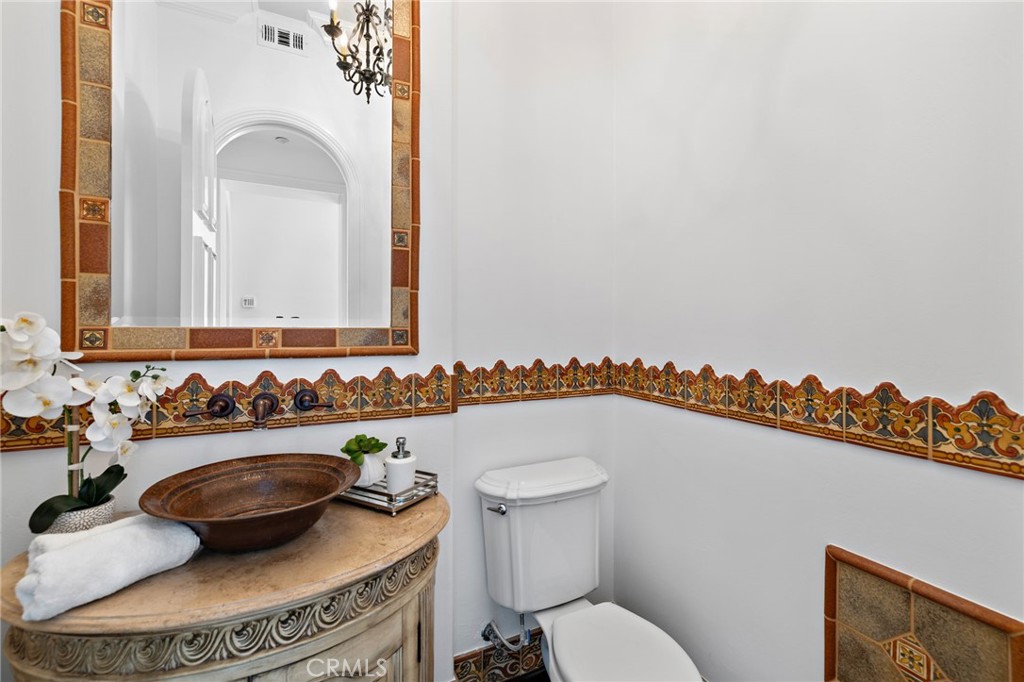 https://media.crmls.org/medias/eacba5df-3b9a-48aa-acc6-7cf7ab1aa8b7.jpg?preset=X-Large
