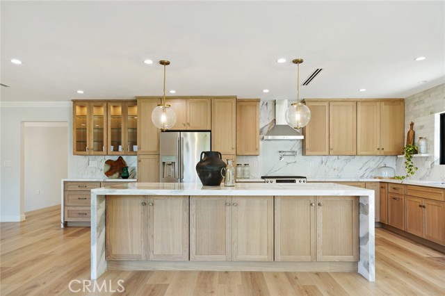 Detail Gallery Image 10 of 49 For 3515 Weslin Ave, Sherman Oaks,  CA 91423 - 3 Beds | 3 Baths