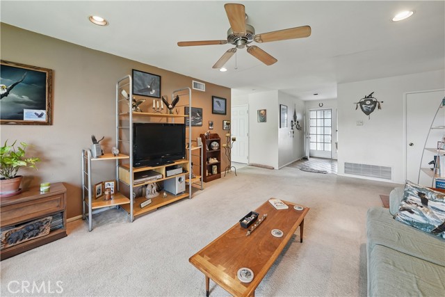 Image 5 of 27 For 18720 Wellhaven Street