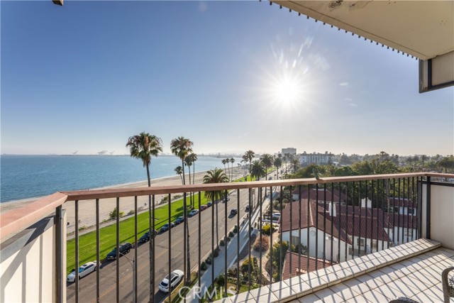 2999 E Ocean Blvd, Long Beach CA: https://media.crmls.org/medias/eacd0863-3f08-46b0-a3f5-28e7be5af8b7.jpg