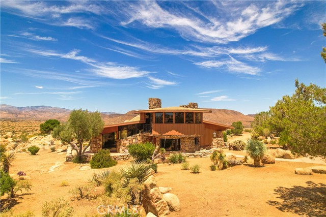 Detail Gallery Image 20 of 75 For 55290 Flying Tigers Rd, Pioneertown,  CA 92268 - 4 Beds | 3 Baths