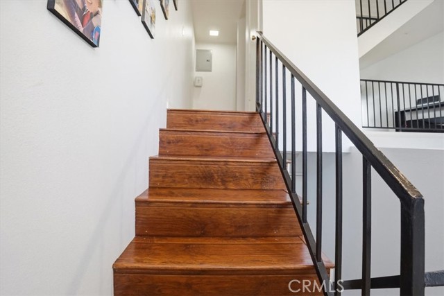 Detail Gallery Image 6 of 43 For 14325 Foothill #9,  Sylmar,  CA 91342 - 2 Beds | 2/1 Baths