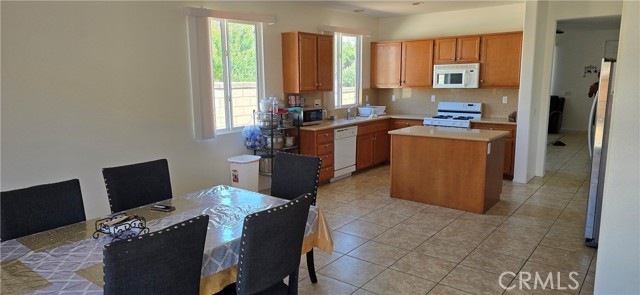 Detail Gallery Image 7 of 25 For 27653 Almont Way, Menifee,  CA 92585 - 4 Beds | 2 Baths