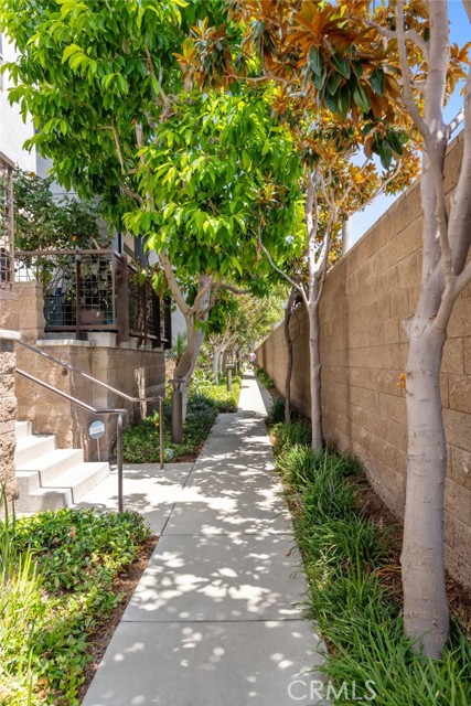 2 Bed Home for Sale in Hawthorne, California